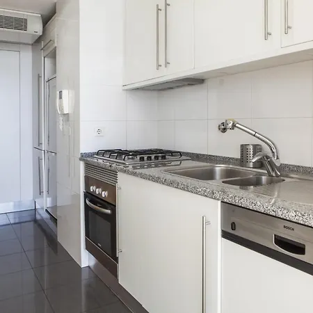 Rent4rest Parque Nações 17th Floor River View Apartment Lissabon