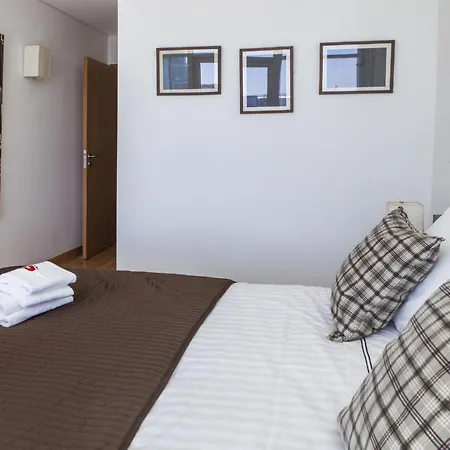 Rent4Rest Lisbon Parque Das Nacoes 17Th Floor River View Apartment