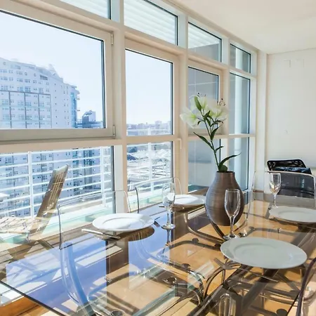 Rent4rest Parque Nacoes 17th Floor River View Лісабон