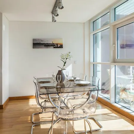 Rent4rest Parque Nacoes 17th Floor River View * Лісабон