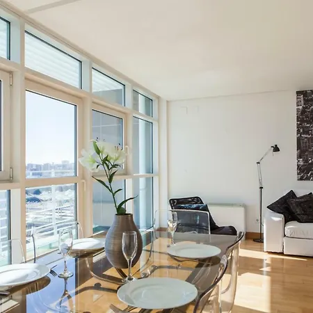 Апартаменти Rent4rest Parque Nacoes 17th Floor River View Лісабон