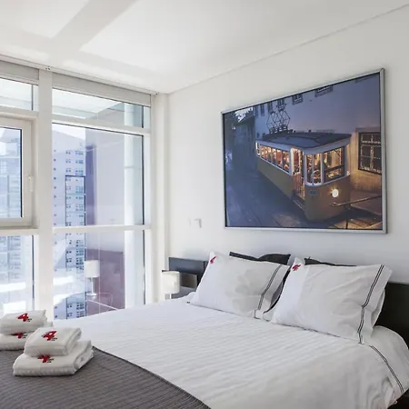 Rent4rest Parque Nacoes 17th Floor River View Лісабон